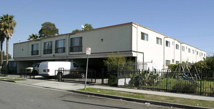 11730 S New Hampshire Ave in Los Angeles, CA - Building Photo - Building Photo