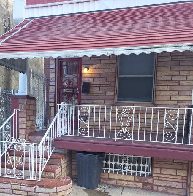 2905 N Bambrey St in Philadelphia, PA - Foto de edificio - Building Photo