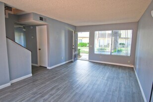 1097 S Santo Antonio Dr in Colton, CA - Building Photo