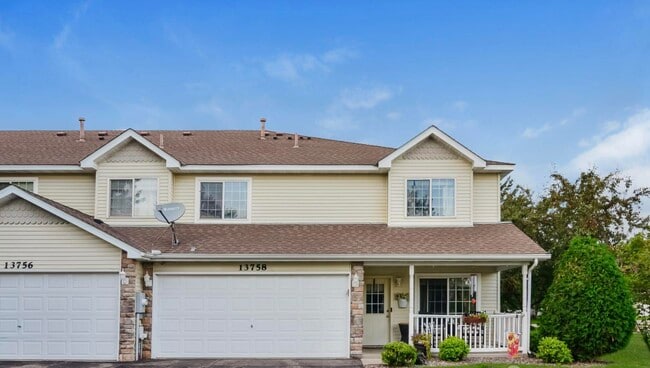 13759 Flay Ave N in Hugo, MN - Building Photo - Building Photo