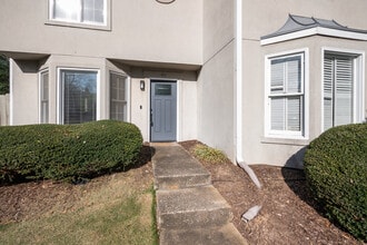 401 Defoors Lndg NW in Atlanta, GA - Building Photo - Building Photo