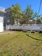 107 Ash St, Unit 1 in New Bedford, MA - Building Photo - Building Photo