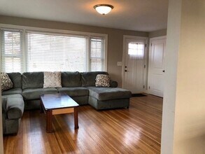 3 West St in Medway, MA - Building Photo - Building Photo