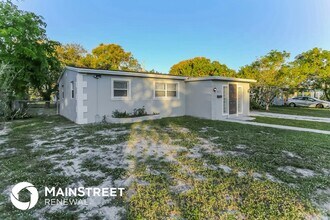 417 SW 22nd Terrace in Fort Lauderdale, FL - Building Photo - Building Photo