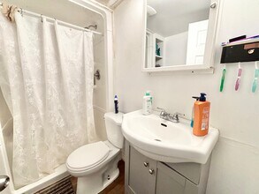 102 Embleton Ave in Fredericton, NB - Building Photo - Building Photo