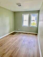 1126 Deutz Ave in Hamilton Township, NJ - Foto de edificio - Building Photo