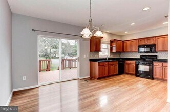 25454 Upper Clubhouse Dr in Chantilly, VA - Building Photo - Building Photo
