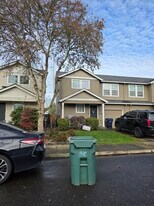 2026 Meadowridge Ave in Monmouth, OR - Building Photo