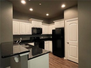 1029 SW 92nd St in Oklahoma City, OK - Building Photo - Building Photo