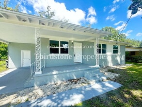 1120 Skye Dr E in Jacksonville, FL - Building Photo - Building Photo