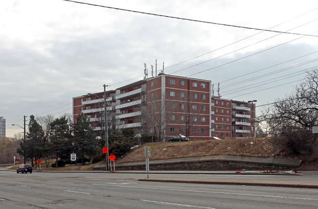 Lawrence Park Apartments in Toronto, ON - Building Photo - Building Photo