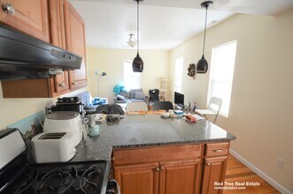 5 Smythe St, Unit 2 in Brookline, MA - Foto de edificio - Building Photo