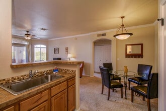 7050 E Sunrise Dr in Tucson, AZ - Building Photo - Building Photo