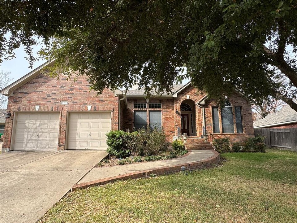 18008 Rosebud Pl in Round Rock, TX - Building Photo