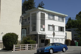 3541 Dimond Ave in Oakland, CA - Building Photo - Building Photo