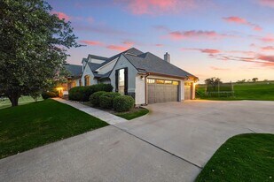 10701 Los Rios Dr in Fort Worth, TX - Building Photo