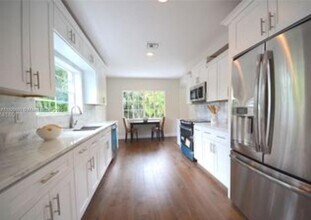 832 Wallace St in Coral Gables, FL - Building Photo - Building Photo