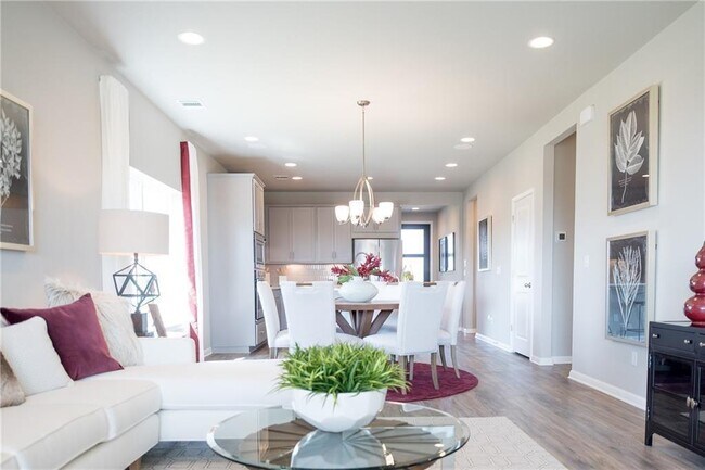 813 Vaughn St in Georgetown, TX - Building Photo - Building Photo