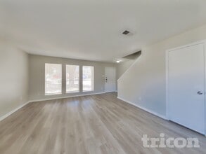 19907 Big Timber Dr in Humble, TX - Foto de edificio - Building Photo