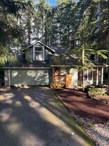 1211 140th Street Ct NW in Gig Harbor, WA - Building Photo