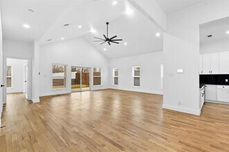 1812 Muncie Ave in Dallas, TX - Building Photo - Building Photo