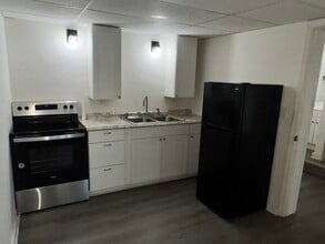 105 S Willow St in Albertville, AL - Building Photo - Building Photo