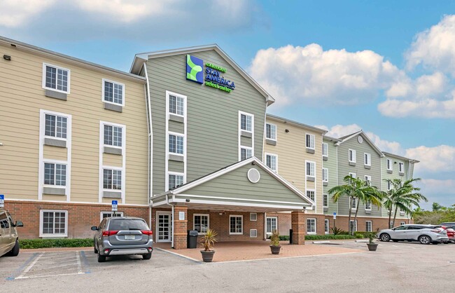 Furnished Studio-Lake Worth in Lake Worth Beach, FL - Foto de edificio - Building Photo