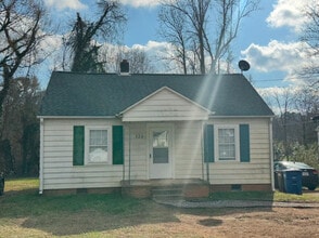 323 W Bingham St in Statesville, NC - Building Photo - Building Photo