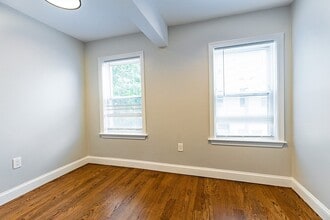 173 Emerson St, Unit 2 in Boston, MA - Foto de edificio - Building Photo