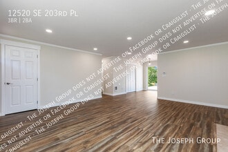 12520 SE 203 Pl in Kent, WA - Building Photo - Building Photo