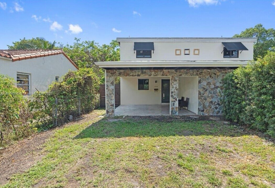10747 NE 2nd Pl in Miami, FL - Building Photo