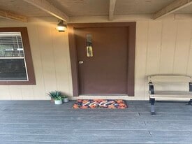 307 Muller Memorial Blvd in Laredo, TX - Building Photo