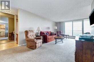 665 Bathgate Dr in Ottawa, ON - Building Photo - Building Photo