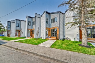 Richmond Road in Calgary, AB - Building Photo - Building Photo