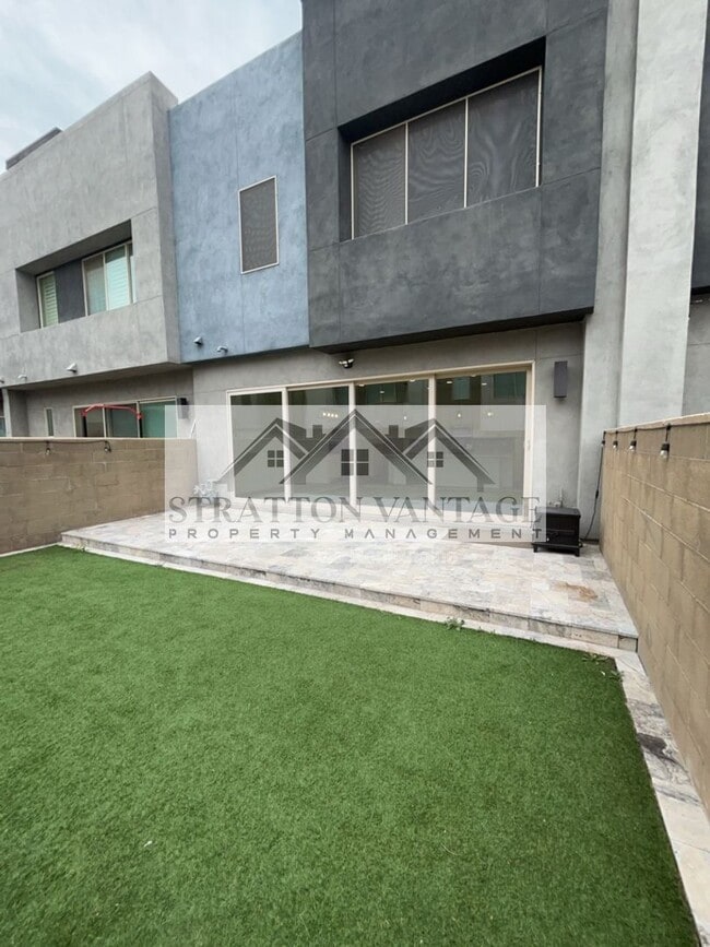 property at 1953 W Kinfield Trail