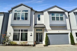 8918 Spring Knoll Forest Dr in Houston, TX - Building Photo