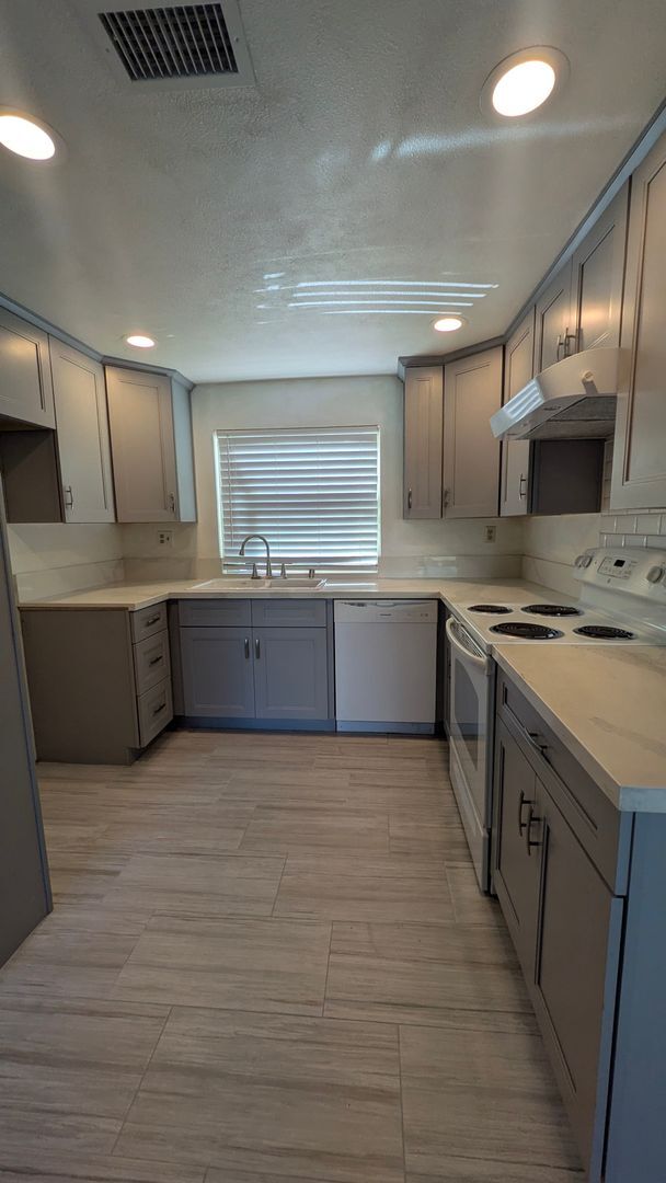 1637 English Pl in Corona, CA - Building Photo - Building Photo