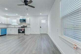 8218 Bigwood St in Houston, TX - Building Photo - Building Photo