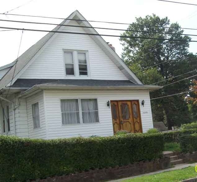 145 S Fairview Ave in Upper Darby, PA - Building Photo