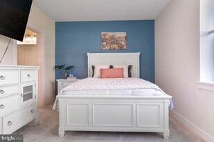 104011 Resort Road in Ellicott City, MD - Building Photo