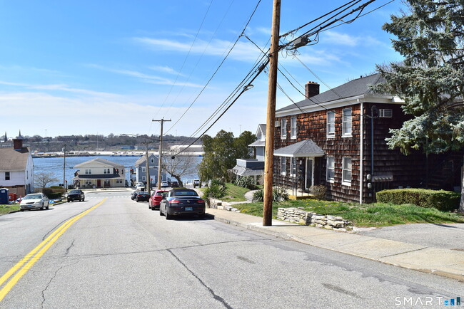 22 Broad St in Groton, CT - Building Photo - Building Photo