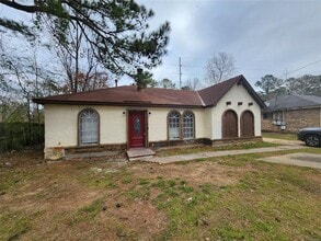 6105 Jennifer Ln in Montgomery, AL - Building Photo - Building Photo