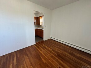 70 Marina Rd in Island Park, NY - Building Photo - Building Photo