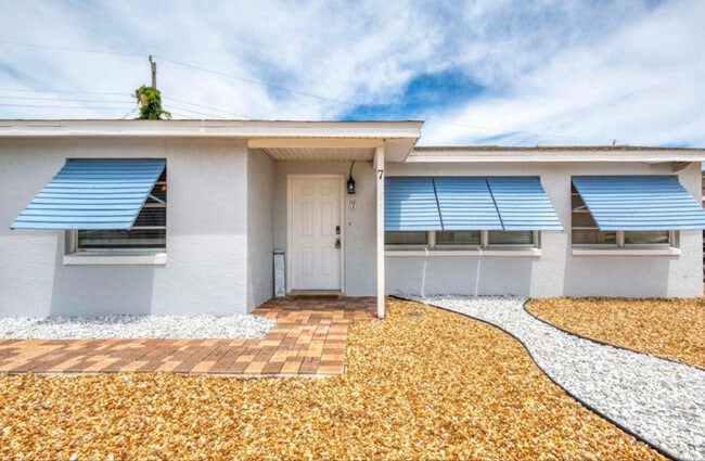 property at 7 San Jose Cir