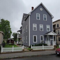 32 Hevey St in Manchester, NH - Building Photo