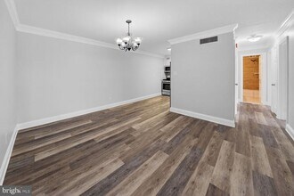 4977 Battery Ln in Bethesda, MD - Building Photo - Building Photo