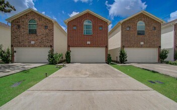 624 E 39th St in Houston, TX - Building Photo - Building Photo