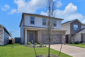 14818 Calderon Dr in Montgomery, TX - Foto de edificio - Building Photo