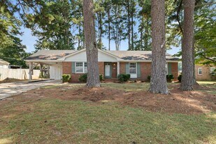 1821 Oakdale Dr W in Wilson, NC - Building Photo