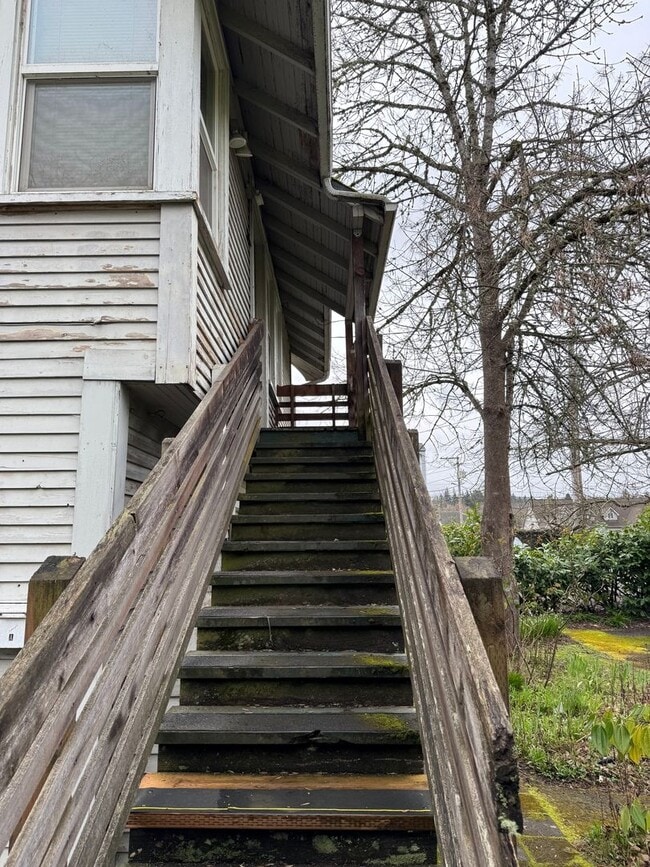 128 W 14th Ave in Eugene, OR - Building Photo - Building Photo